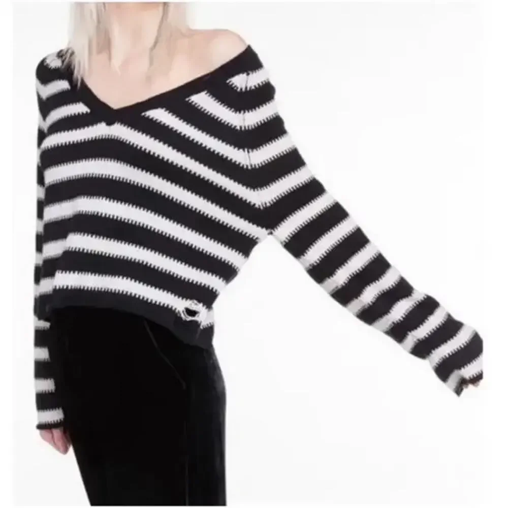 Wildfox Black and White Distressed Striped Pullover Sweater Size Small - Picture 3 of 11